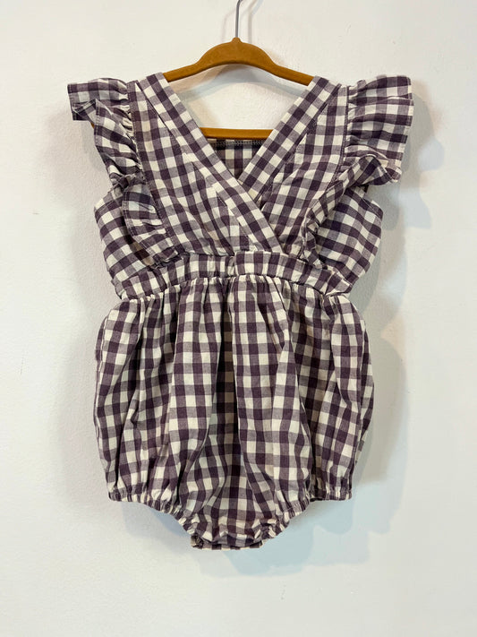 MONBÉBÉ. Peto cuadros volantes. T 18/24 meses