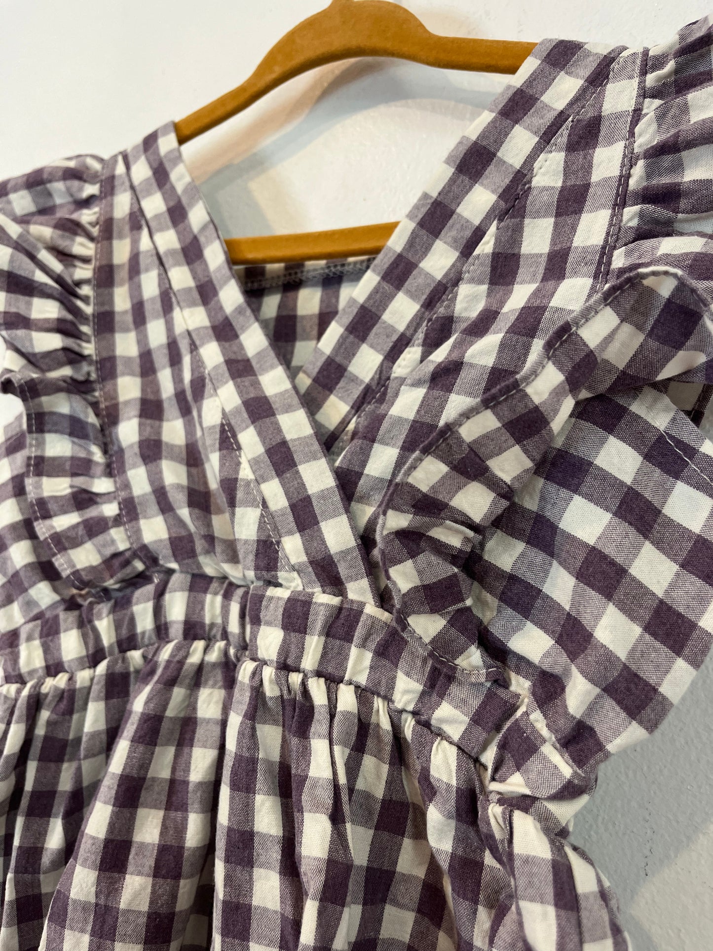 MONBÉBÉ. Peto cuadros volantes. T 18/24 meses