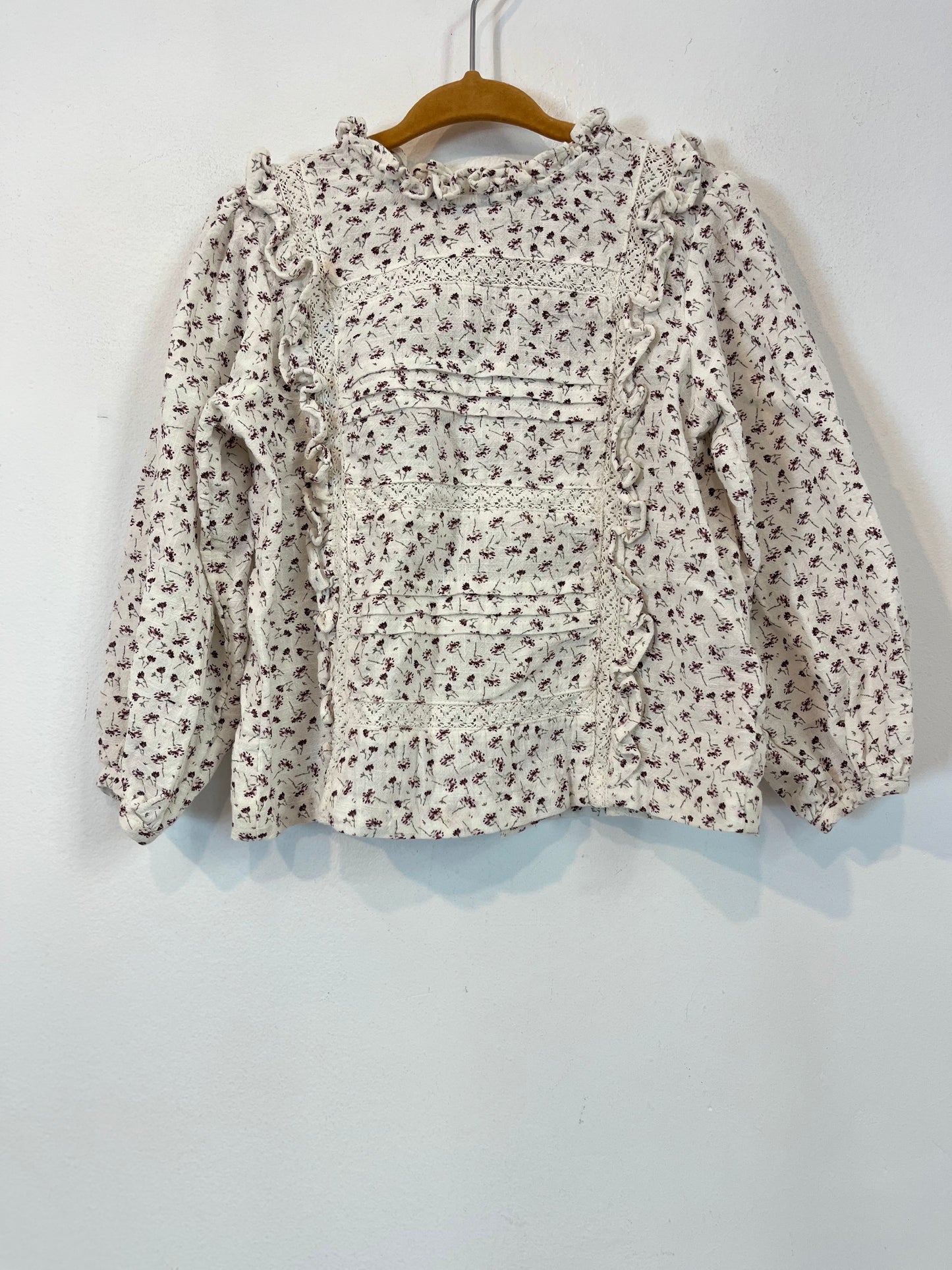 GOCCO. Blusa volantes estampado flores. T 24/36 meses
