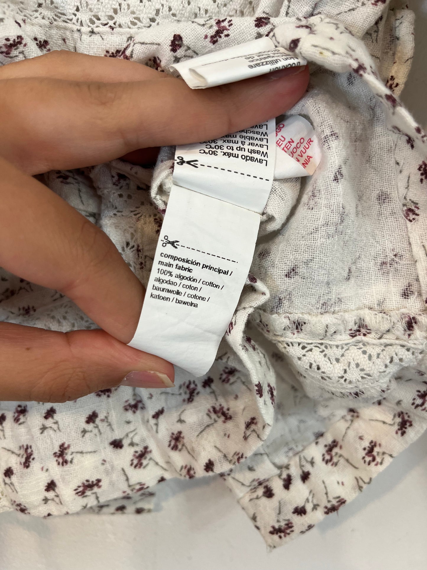 GOCCO. Blusa volantes estampado flores. T 24/36 meses