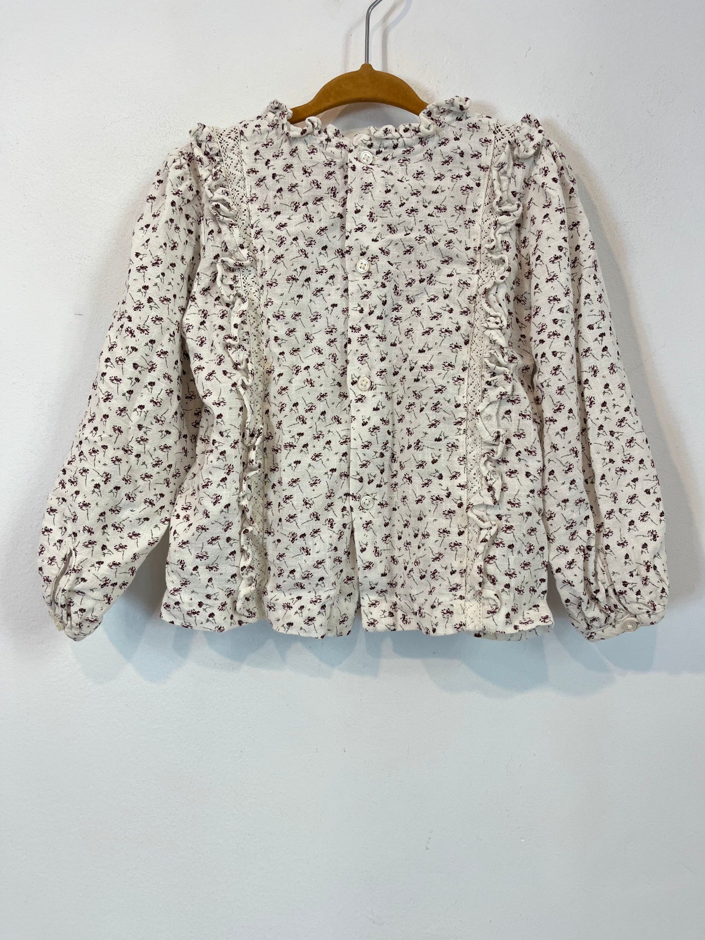 GOCCO. Blusa volantes estampado flores. T 24/36 meses