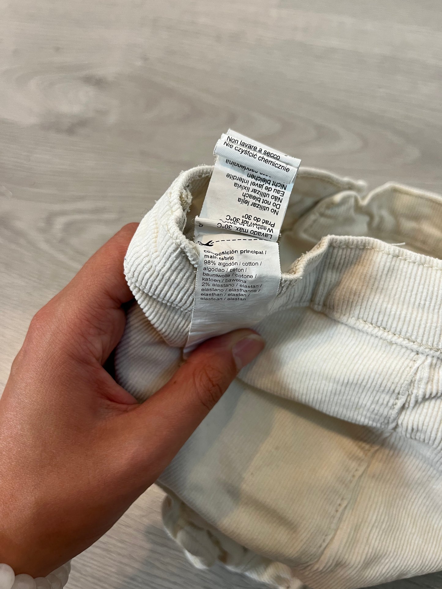 GOCCO. Short algodón beige. T 18/24 meses