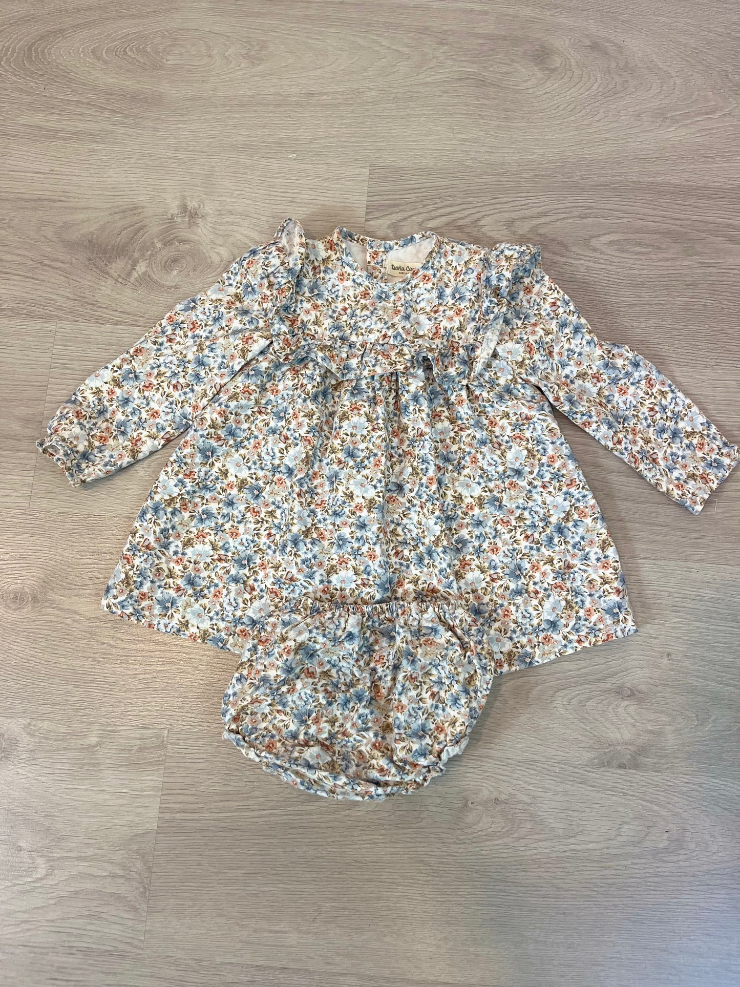 DOÑA CARMEN. Jesusito estampado flores. T 3 años