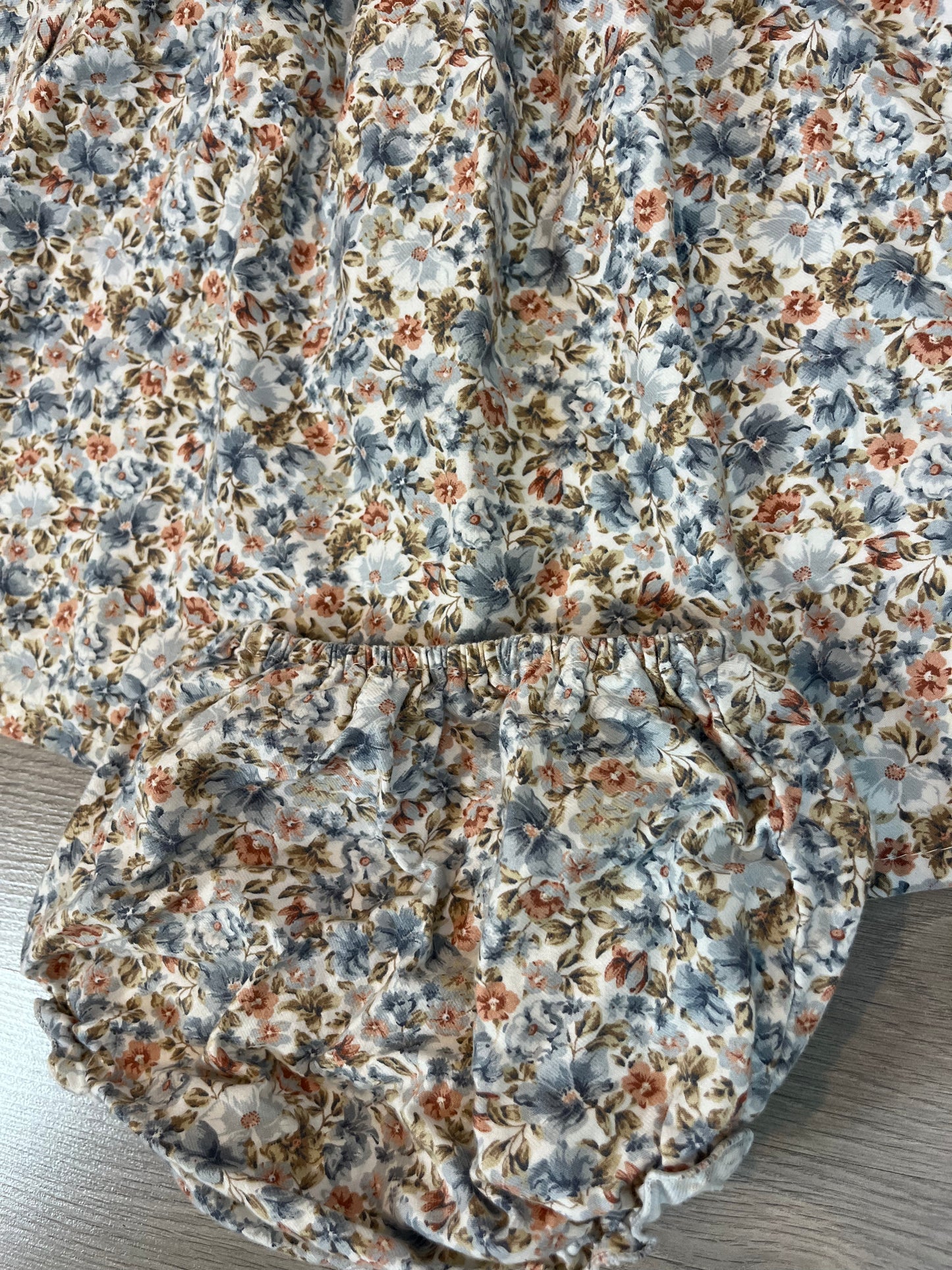 DOÑA CARMEN. Jesusito estampado flores. T 3 años