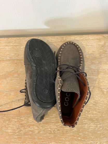 GOCCO. Botas grises piel. T 27