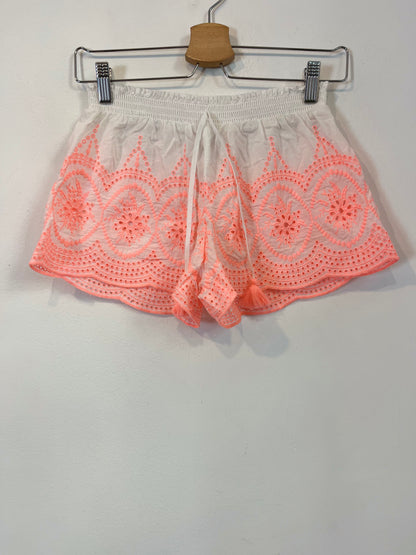 ETAM. Shorts with embroidered details. TS
