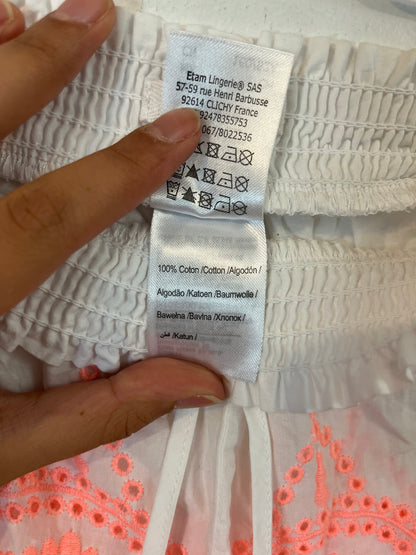 ETAM. Shorts with embroidered details. TS