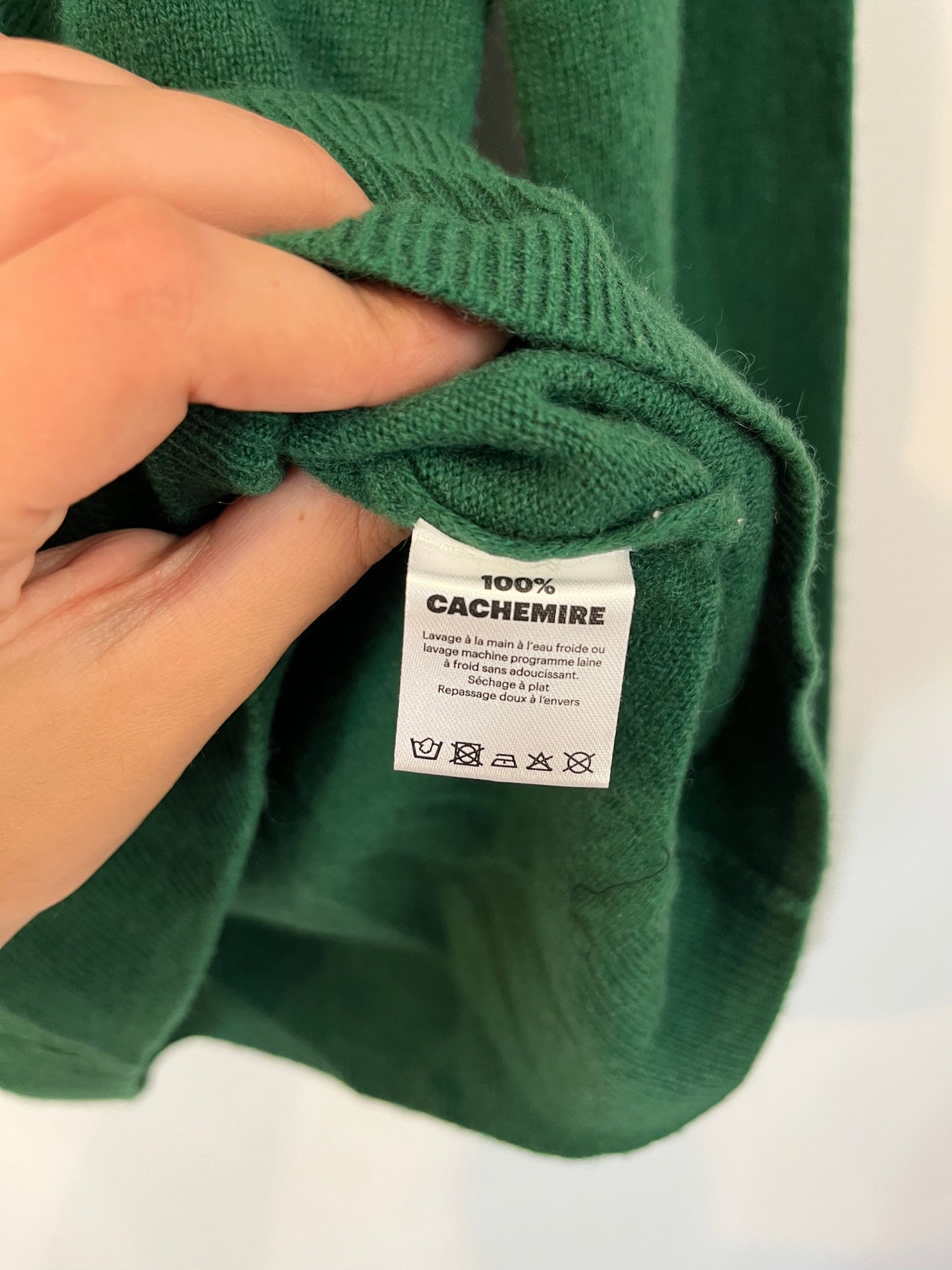 FROM FUTURE. Jersey cashmere verde. T S