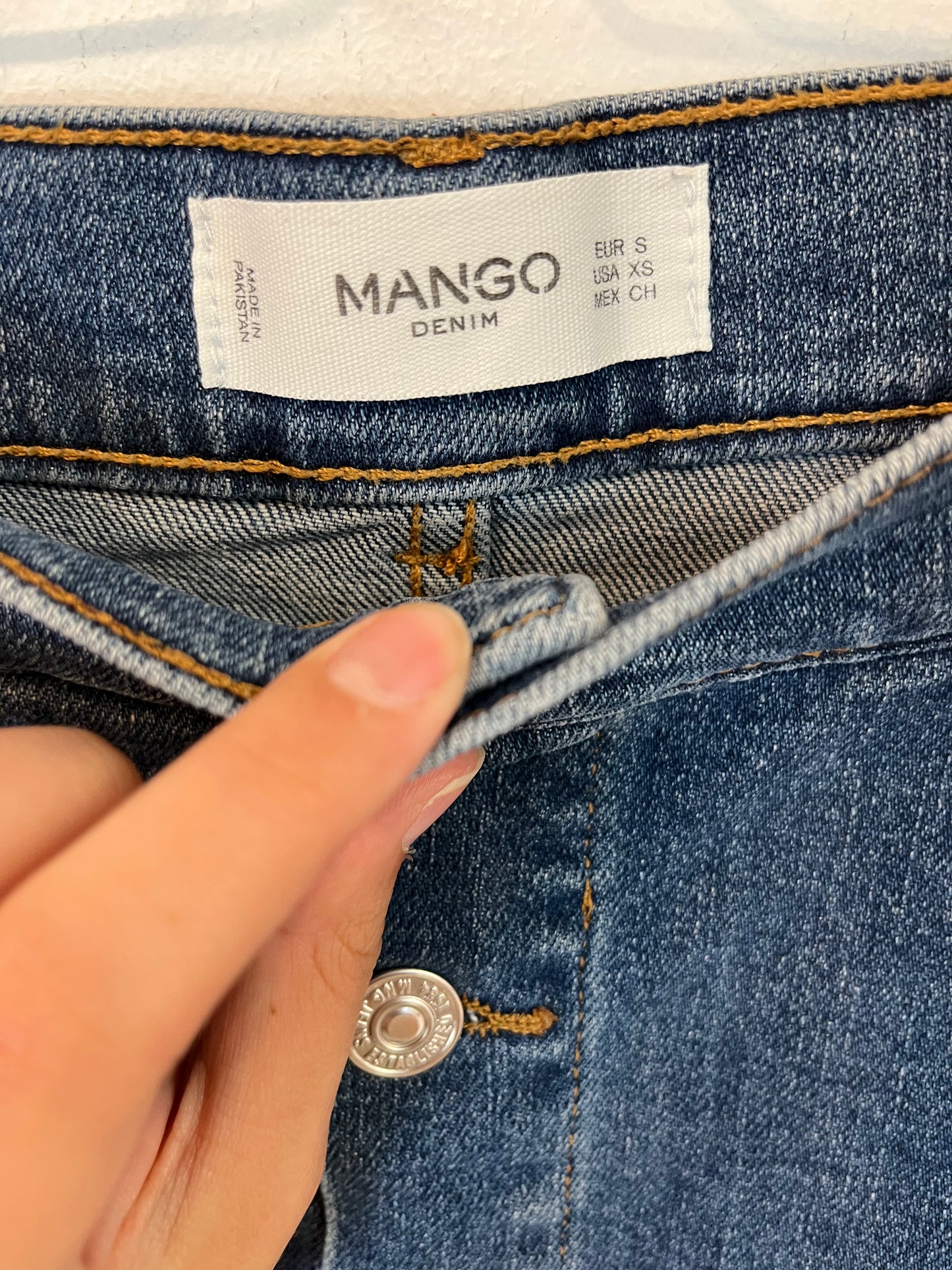 MANGO. Falda denim abotonada. T S