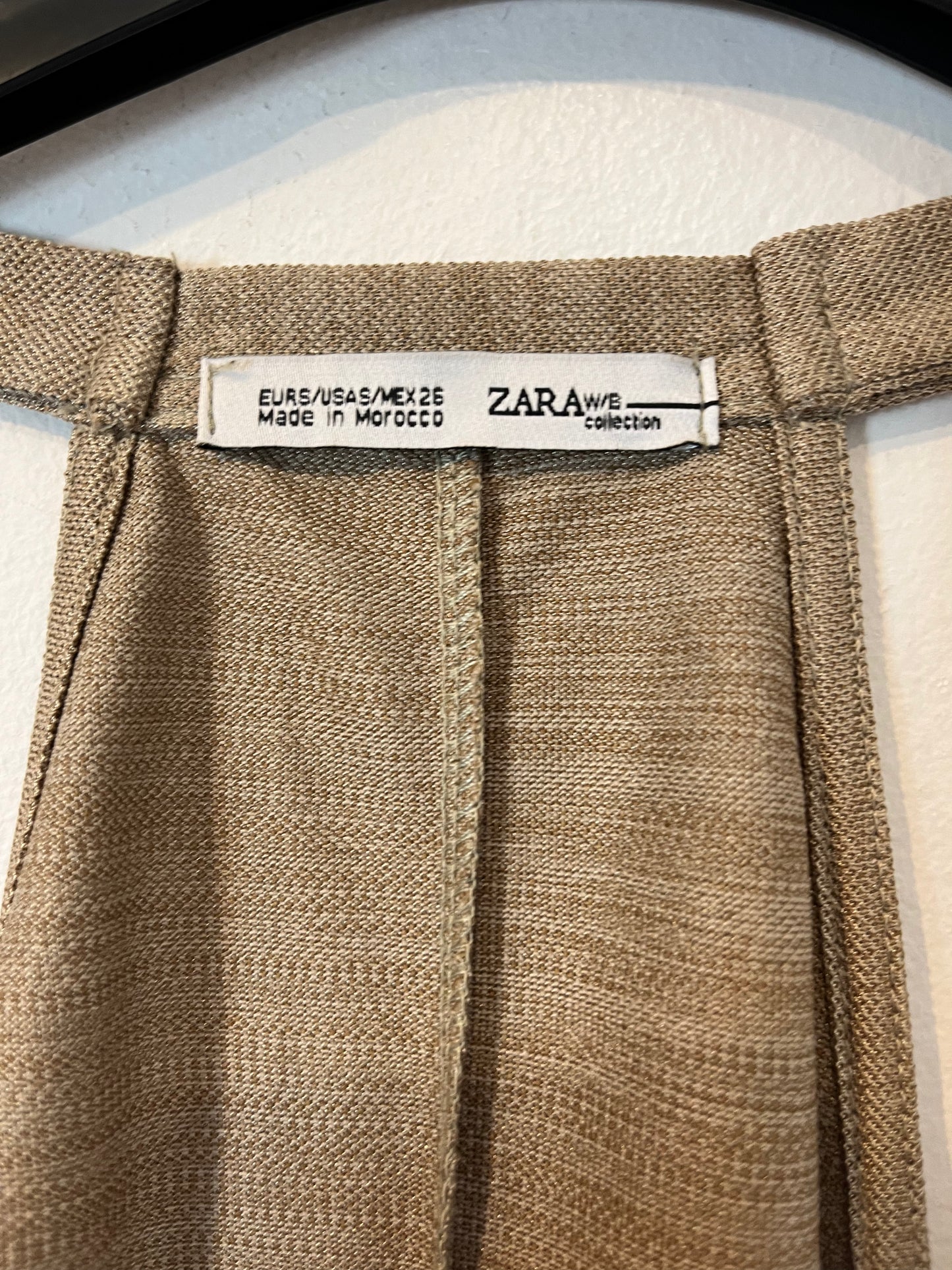 ZARA. Beige speckled strappy top. TS