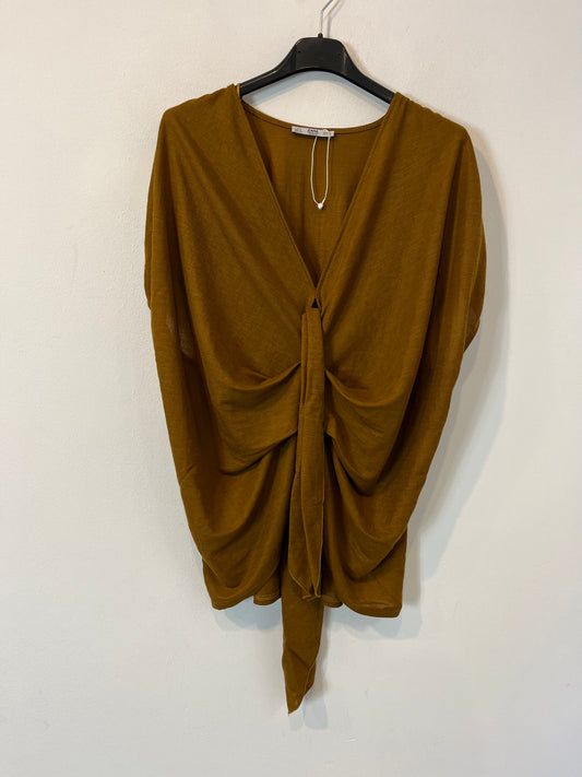 ZARA. Top camel fluido nudos. T S