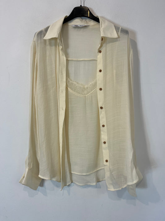 ZARA. Blusa fluida con top interior. T S