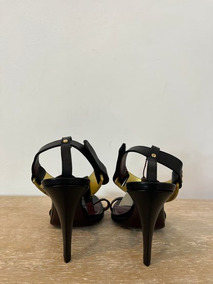 LOEWE. Sandalia piel negra detalle. T 40