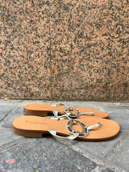 EL CORTE INGLÉS. Sandalias planas detalle pedrería. T 40