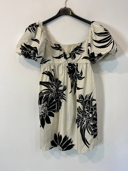 ZARA. Vestido beige flores T.s