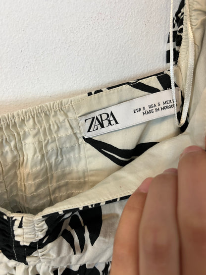 ZARA. Vestido beige flores T.s