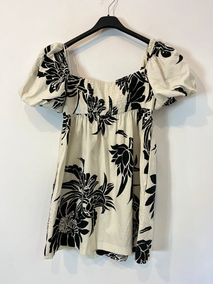 ZARA. Vestido beige flores T.s