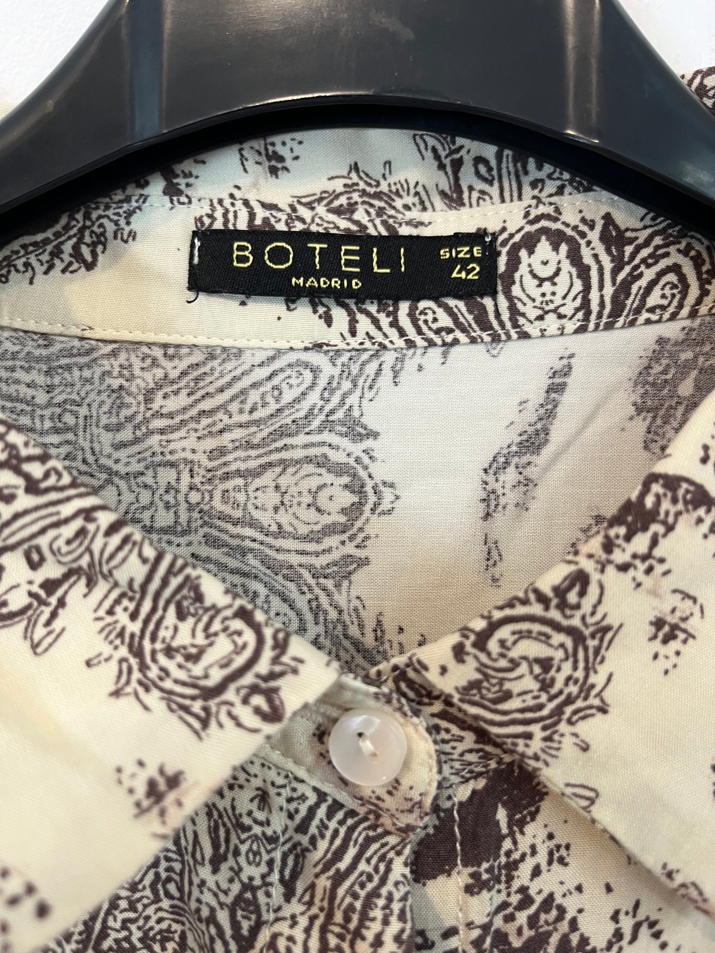 BOTELI. Camisa beige estampado. T 38