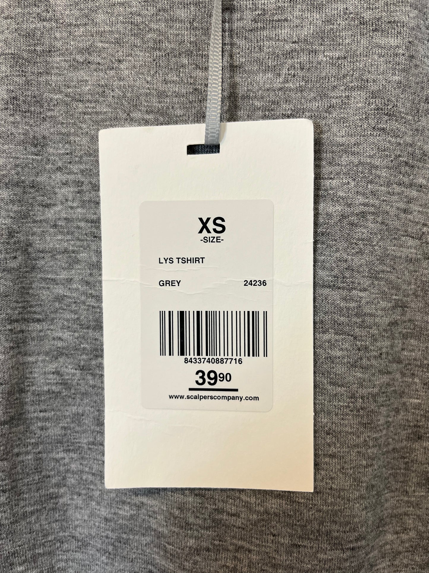 SCALPERS. Top gris detalles plateados. T XS