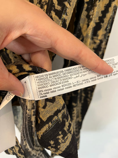 MASSIMO DUTTI. Blusa negra y camel estampada T.34