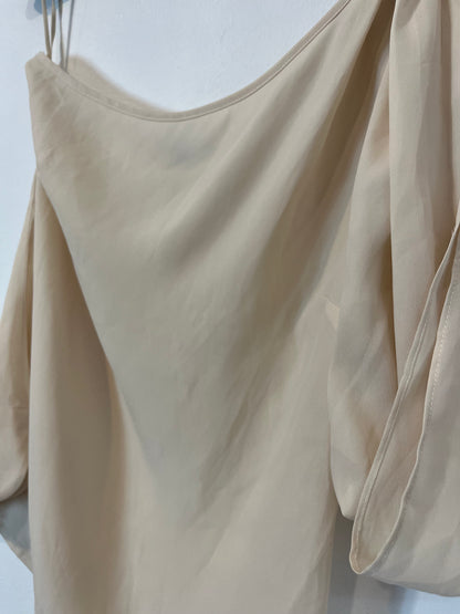 ADOLFO DOMINGUEZ. Blusa beige asimétrica T.36