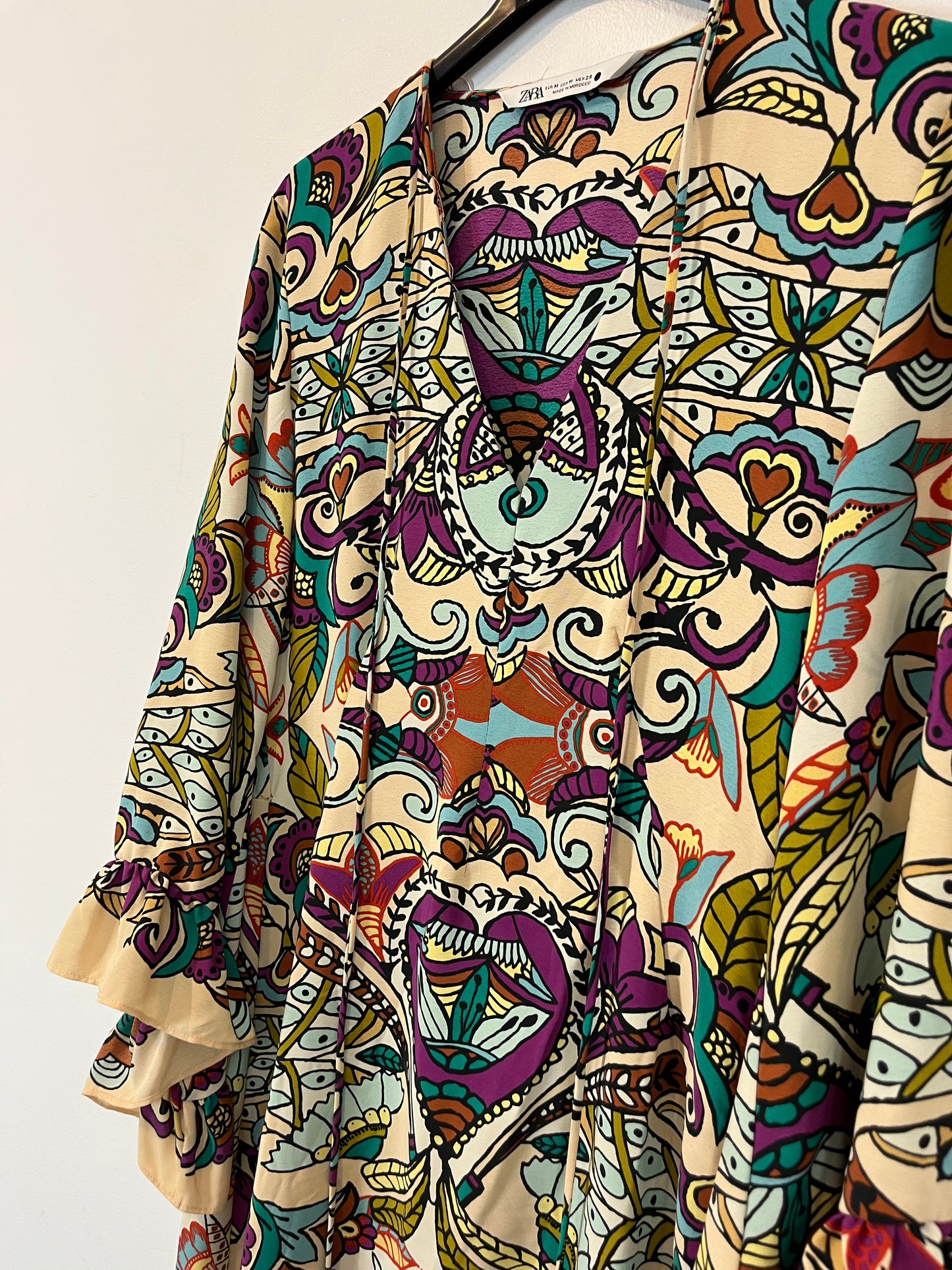 ZARA. Vestido beige estampado T.m