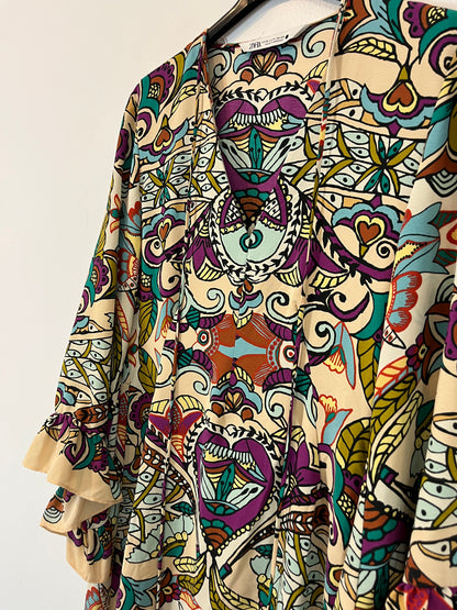 ZARA. Vestido beige estampado T.m