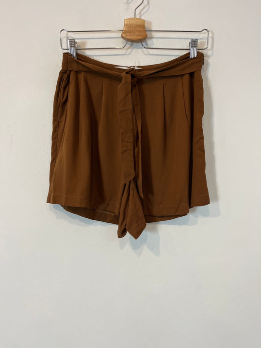 MANGO. Bermuda marrón fluida. T S