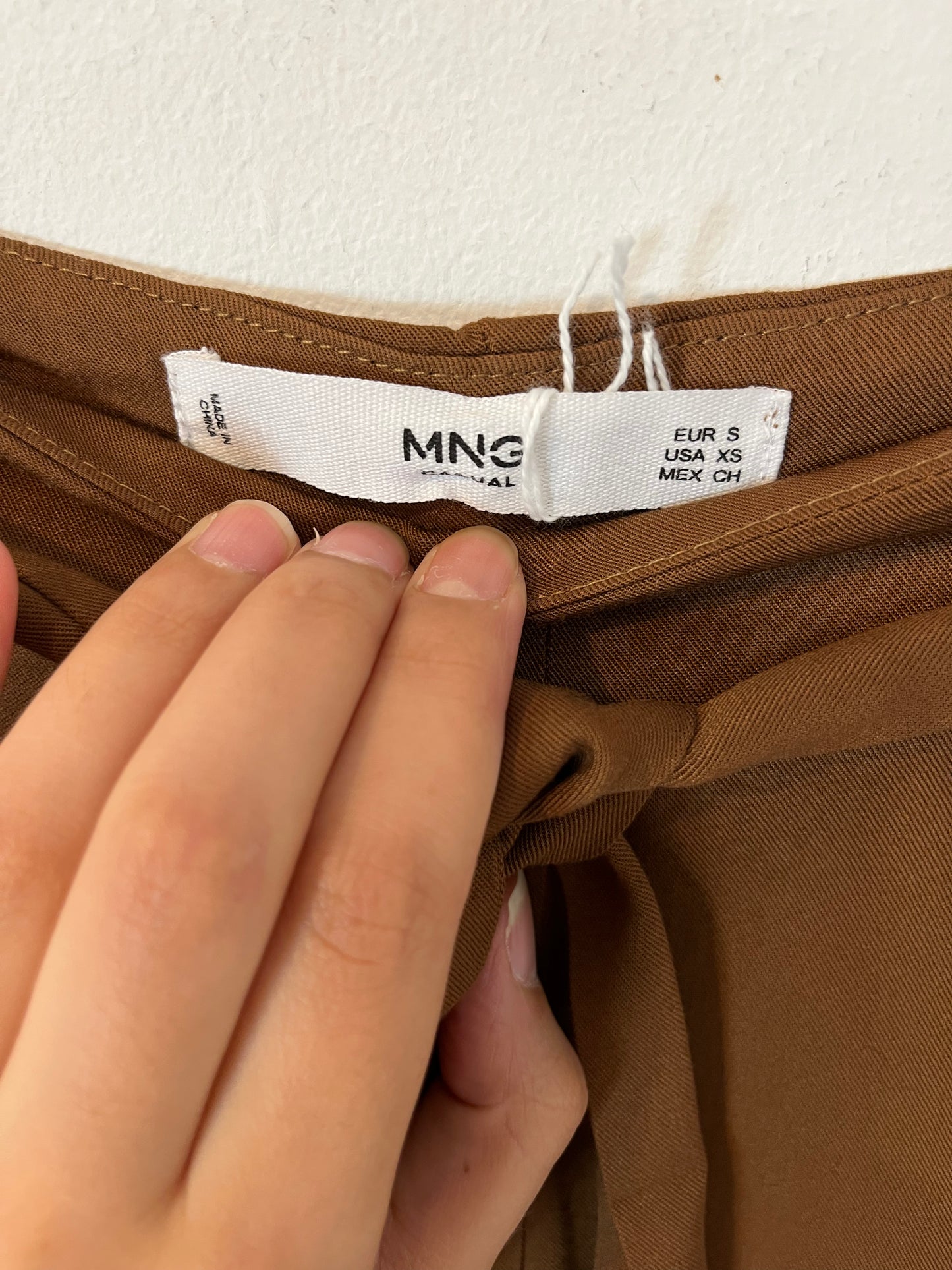 MANGO. Bermuda marrón fluida. T S