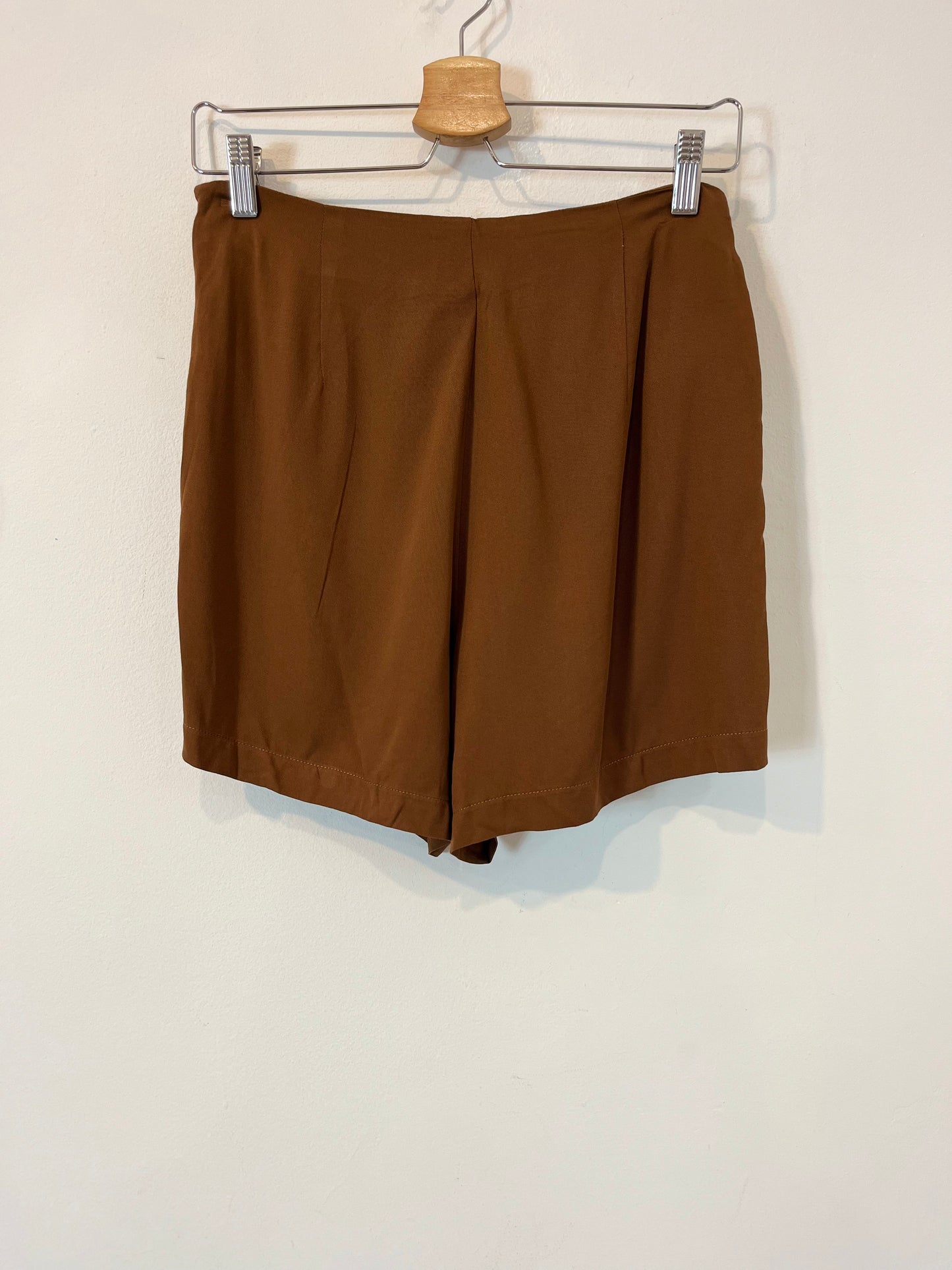 MANGO. Bermuda marrón fluida. T S