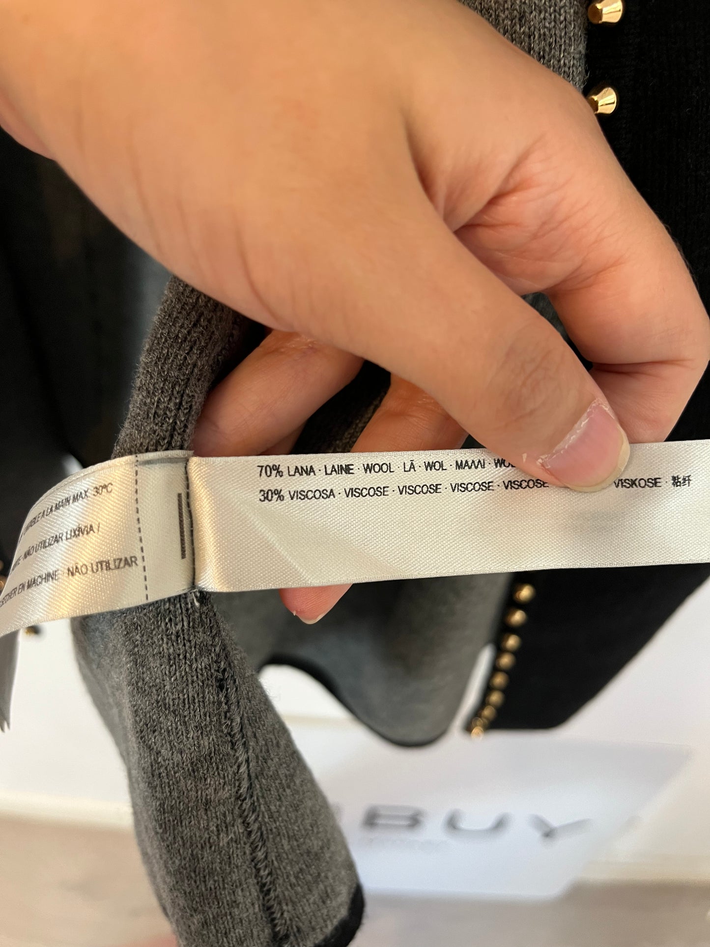 UTERQÜE. Cárdigan detalles tachuelas. T M