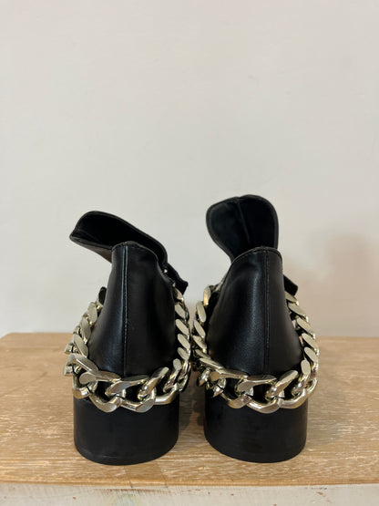 ZARA. Black chain ankle boots. Size 39