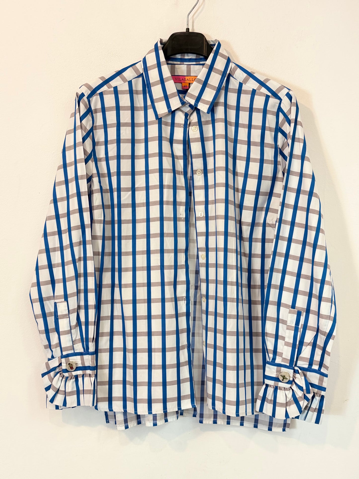 VILAGALLO. Camisa de cuadros azules y beige con detalle puños