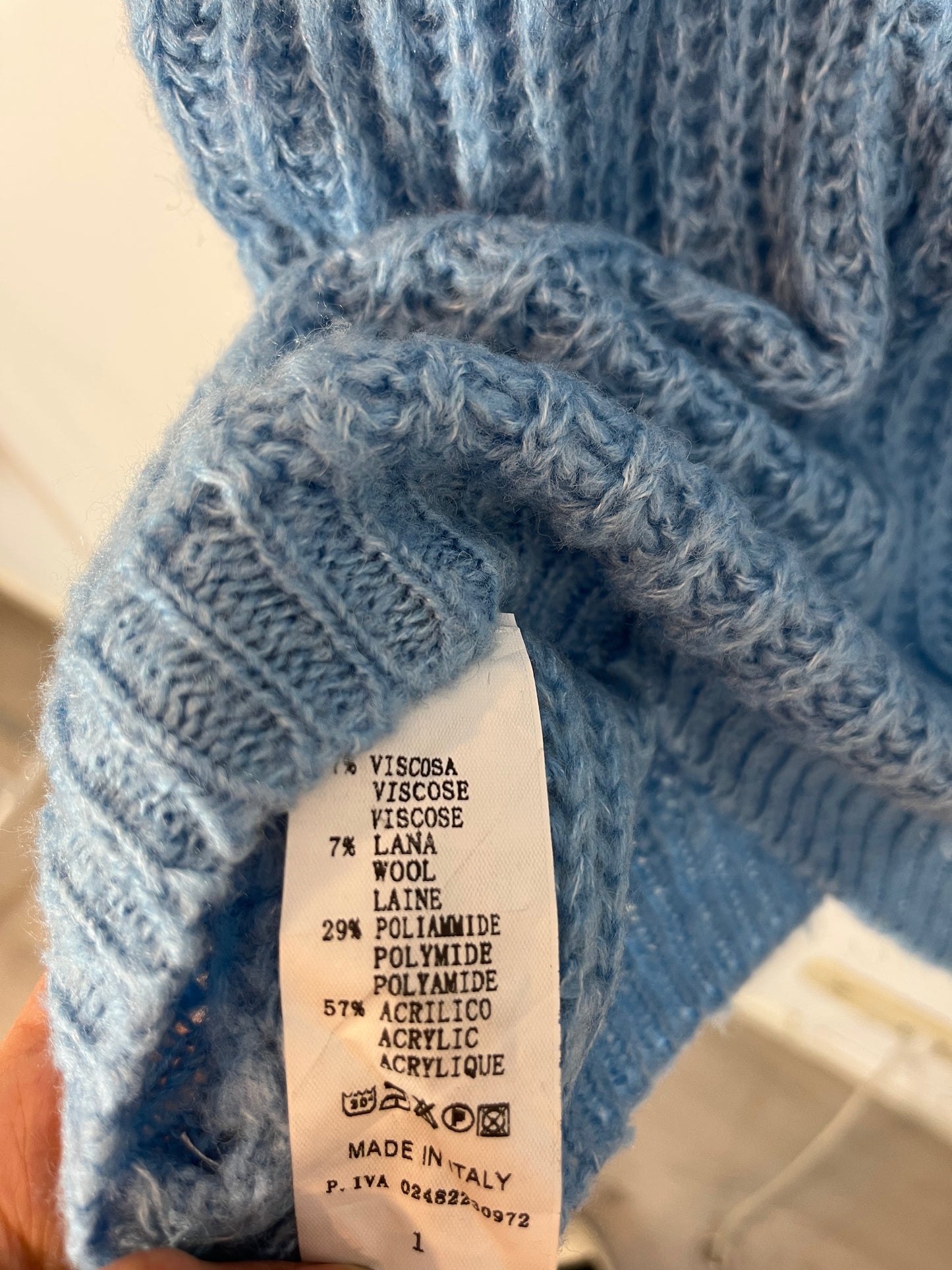 OTRAS. Jersey azul claro. T S/M