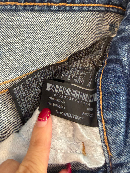 ZARA. Pantalón mom fit tiro alto