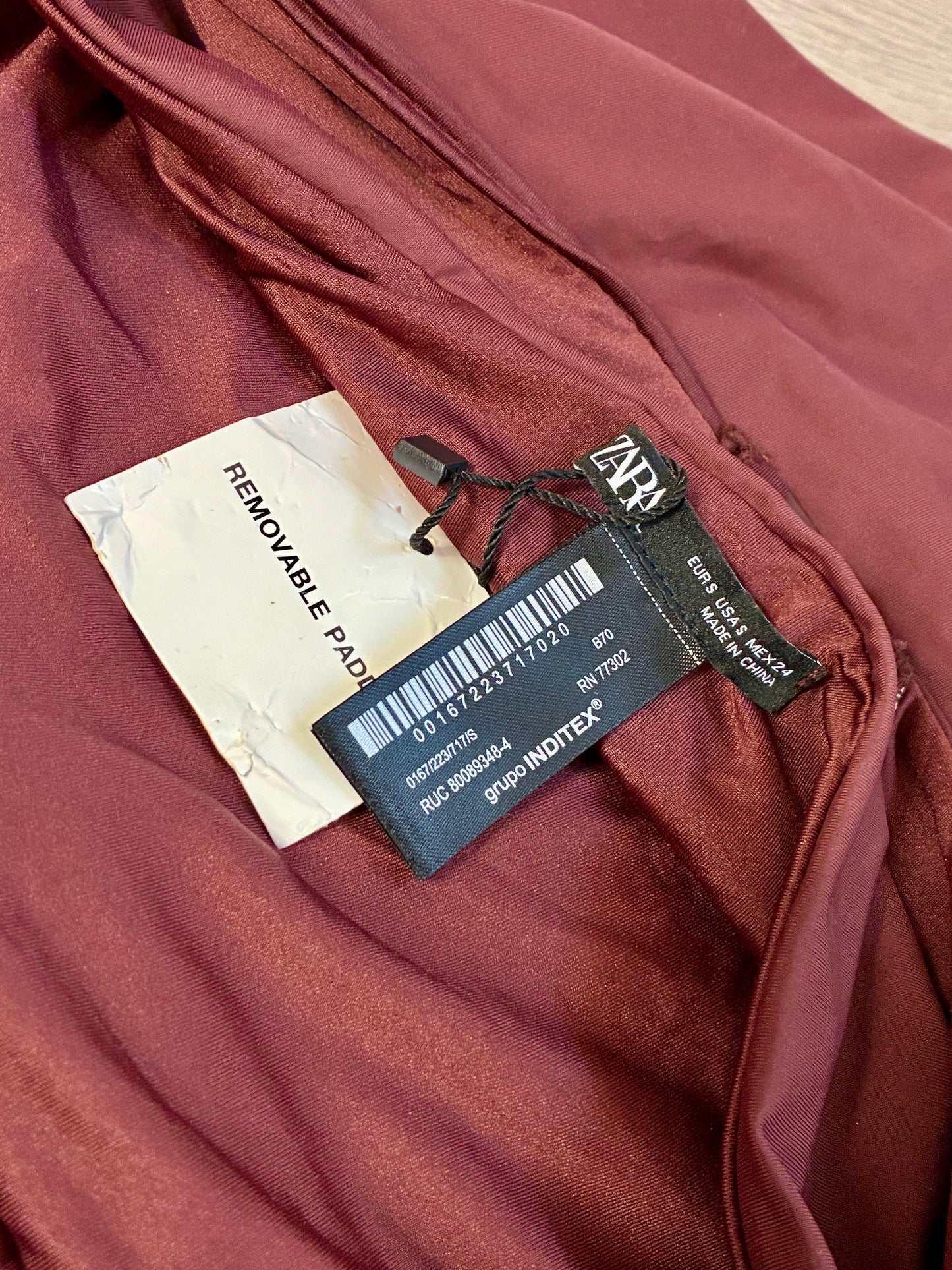 ZARA. Bañador marrón