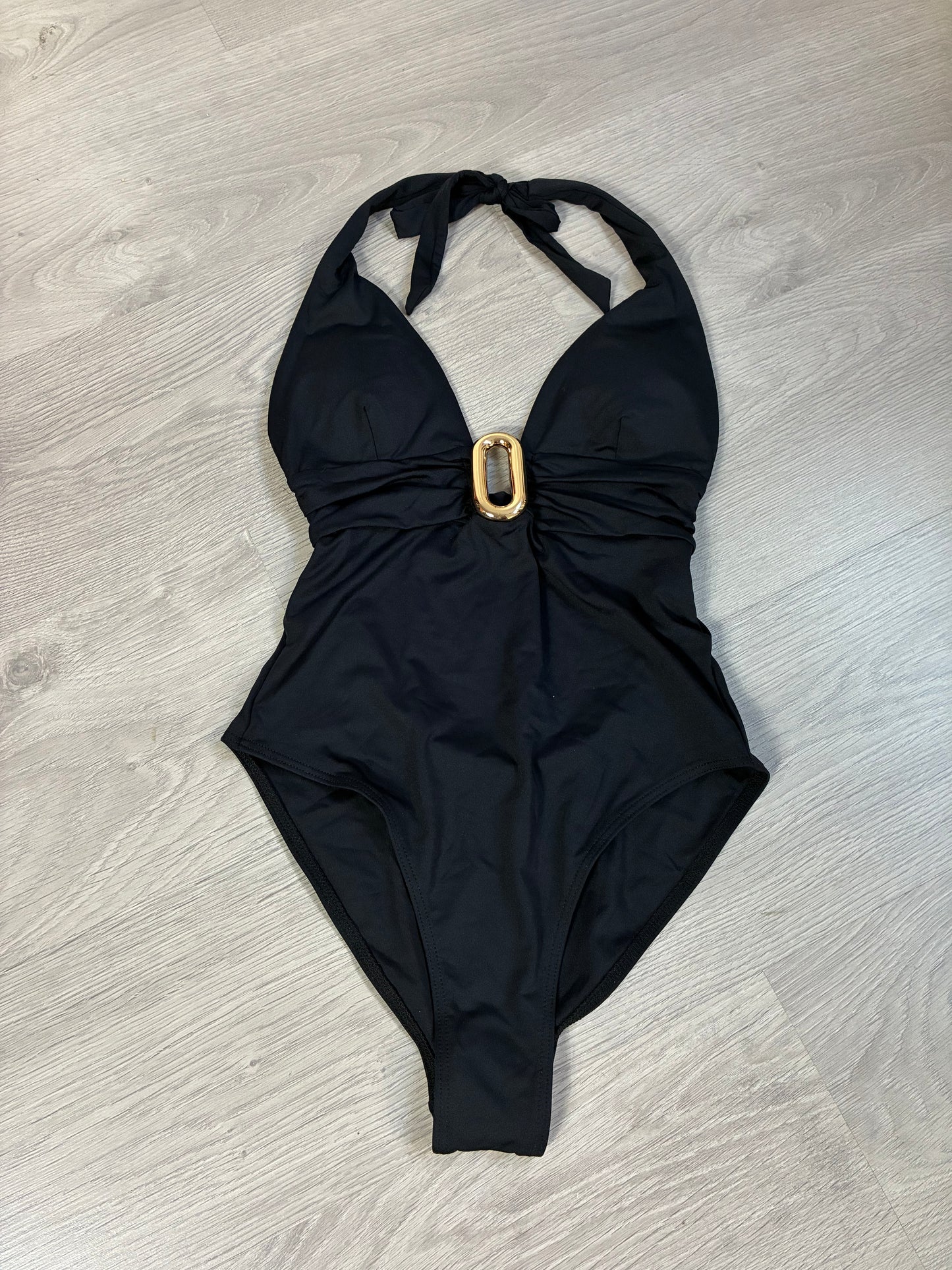 ZARA. Bañador negro detalle dorado