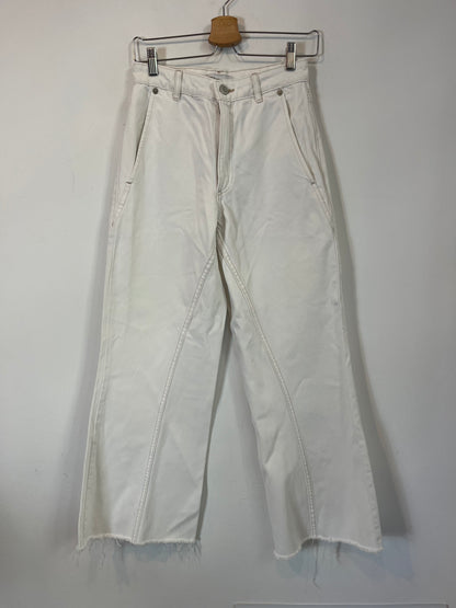 ZARA. Pantalón denim blanco costuras T.34