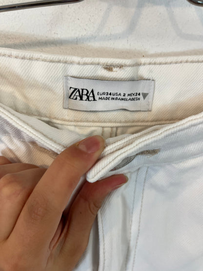 ZARA. Pantalón denim blanco costuras T.34