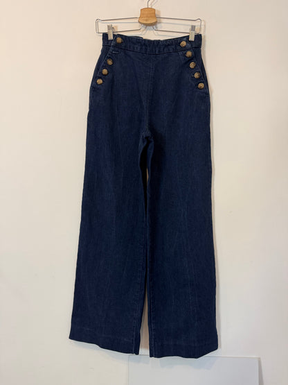 SÉZANE. Pantalón ancho tiro alto detalle botones