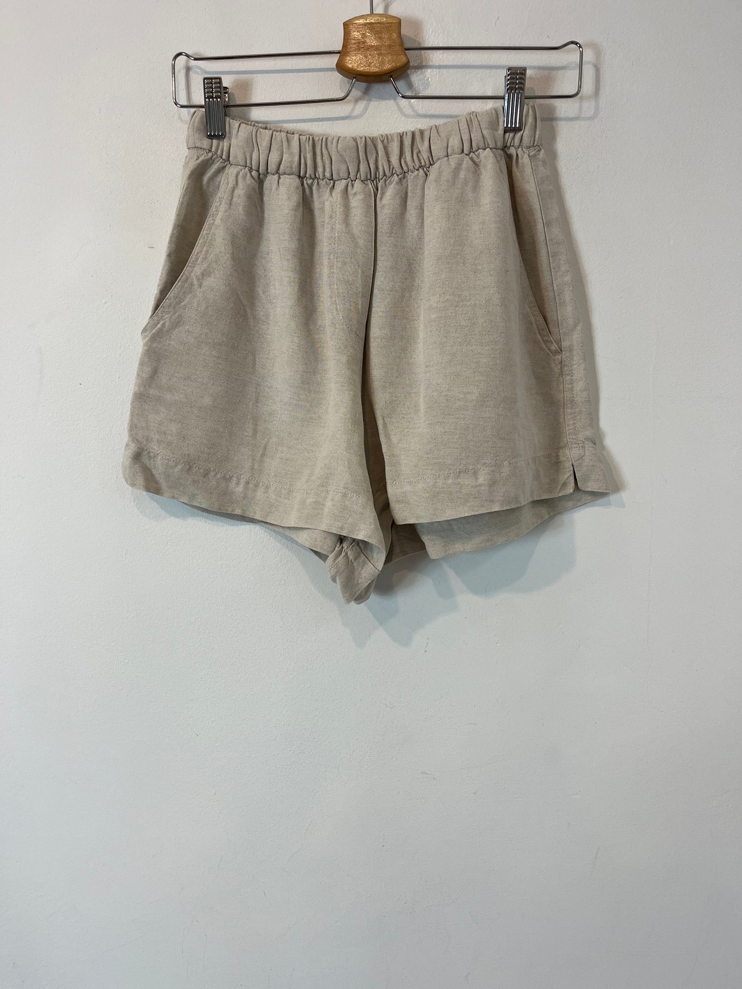 OYSHO. Flowy linen shorts. TS