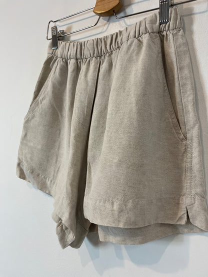 OYSHO. Flowy linen shorts. TS