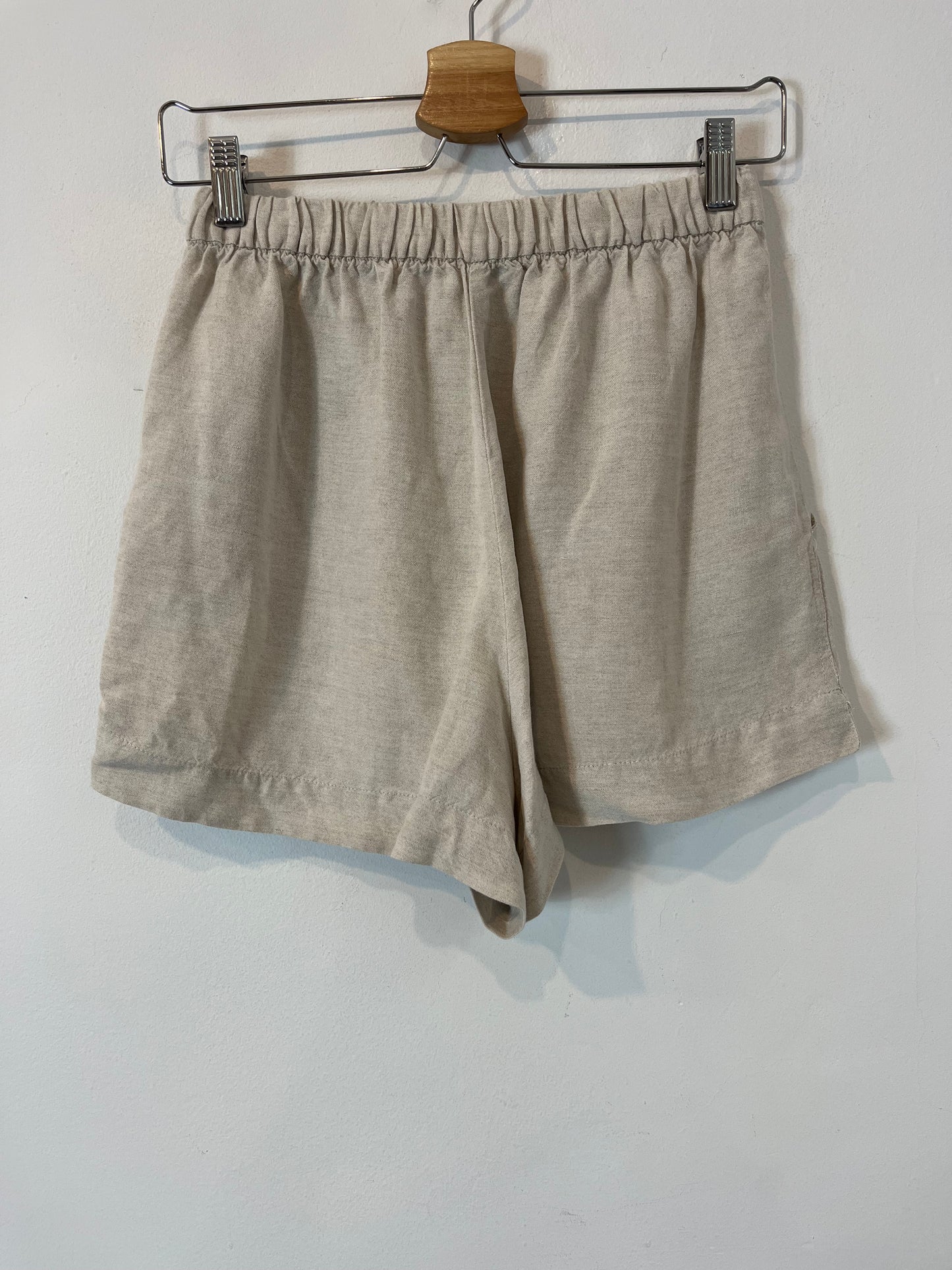 OYSHO. Flowy linen shorts. TS