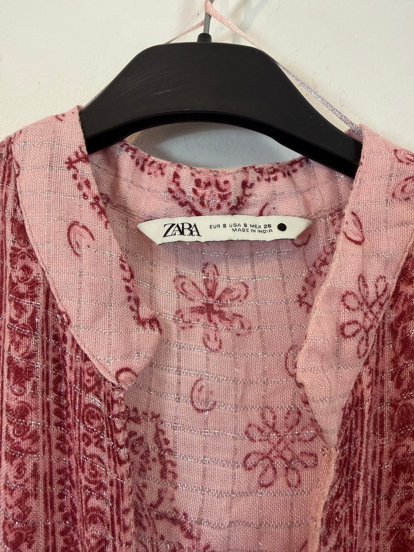 ZARA. Vestido largo rosa estampado