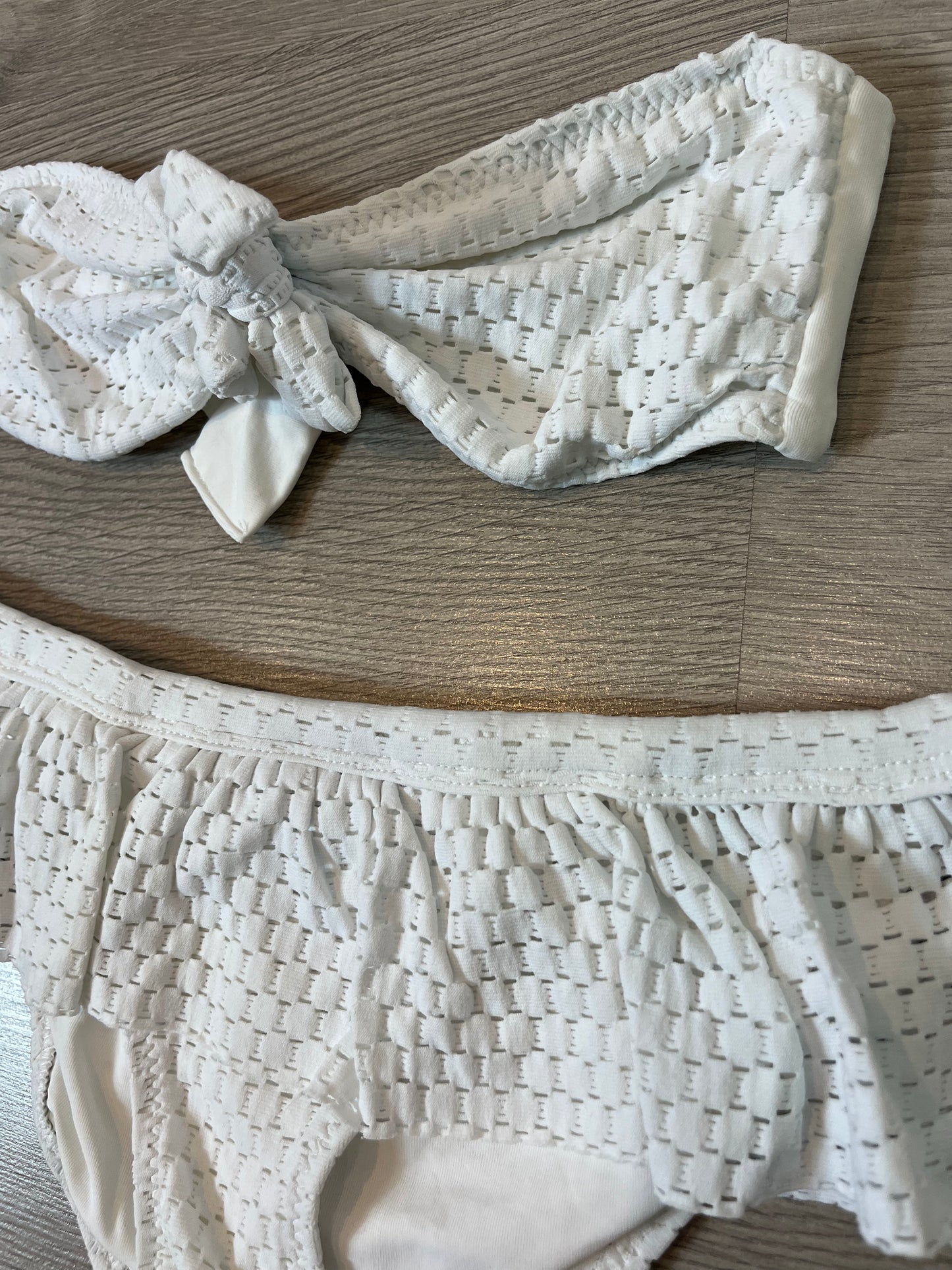 MELISA ODABASH. Bikini blanco troquelado. T XS