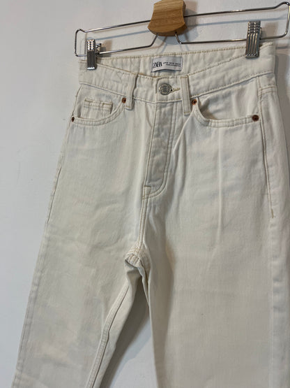 ZARA. White denim trousers with seams, size 34