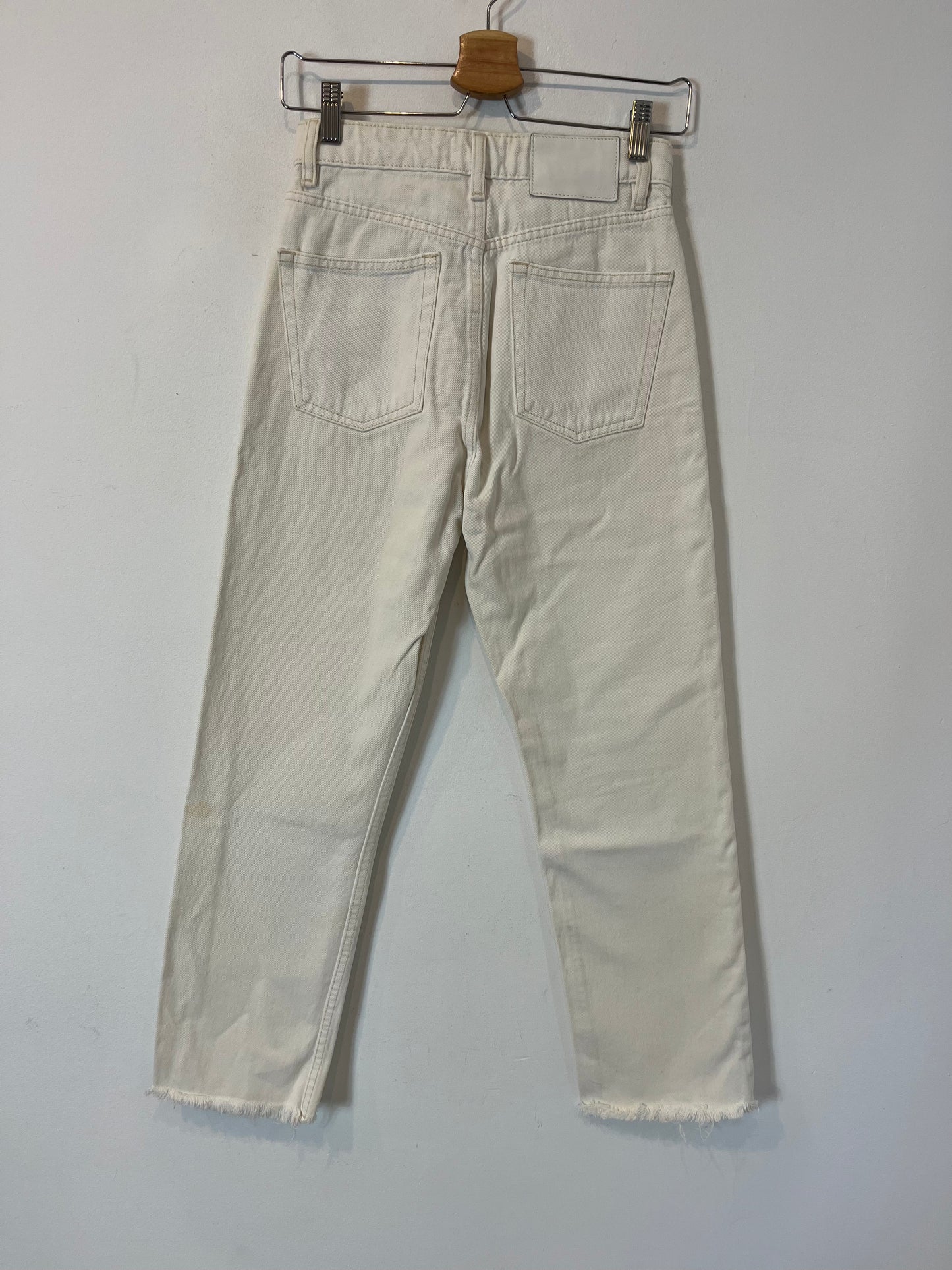 ZARA. White denim trousers with seams, size 34