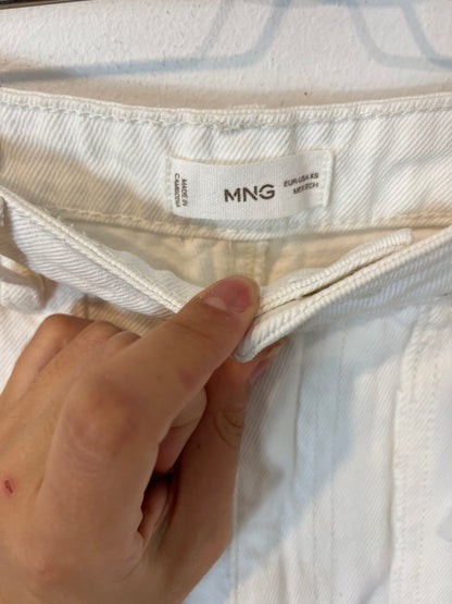 MANGO. White cargo pants T.xs