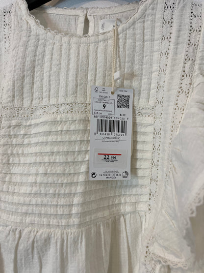 MANGO. Blusa blanca detalle negros T.9 años