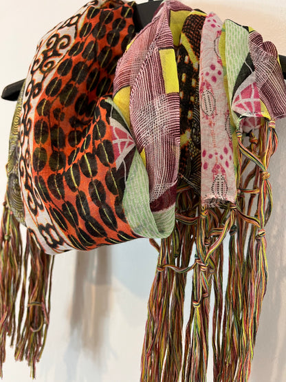 STRADIVARIUS. Ethnic fringed scarf